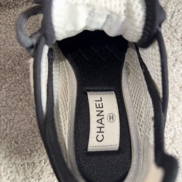 CHANEL Monochrome High-Top Sneakers - Picture 6 of 11